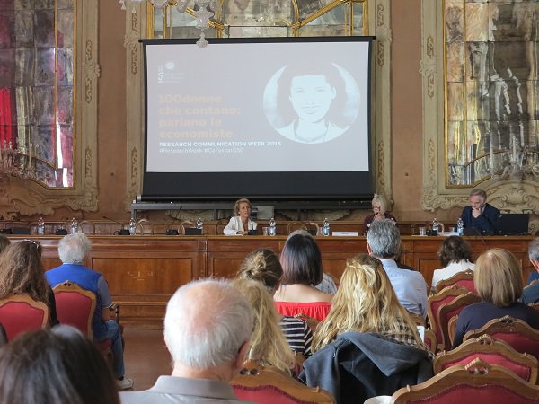 CaFoscari's tweet photo. 📌Il progetto 💯donne contro gli stereotipi ha fatto tappa alla #ResearchWeek la settimana scorsa. Dopo le scienziate #STEM, è stato il turno delle esperte di economia e finanza.
#cafoscariNEWS #FocusRicerca 
🌐https://t.co/aWbhpAsxEz https://t.co/JHUL4YAJLB
