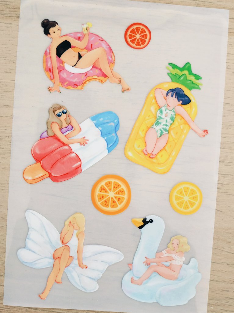 RT♥)늘 감사한🙏하루출력소(@haruharu_you)에서 준비 중인 유포스티커 샘플제작 요청을 받아 여름에 제작하지 못한 무테스티커를 만들어봤어요ㅠ!...