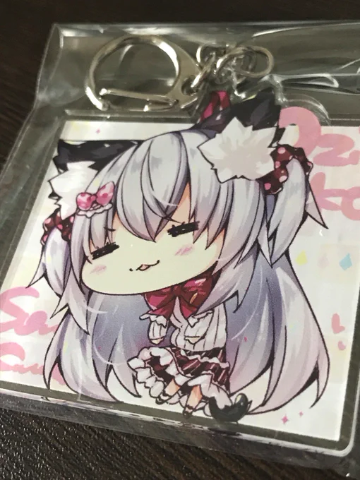 秋のコミ1で頒布予定のアクリルキーホルダーのサンプルが届きました!ドニャ顔🐱✨ 
