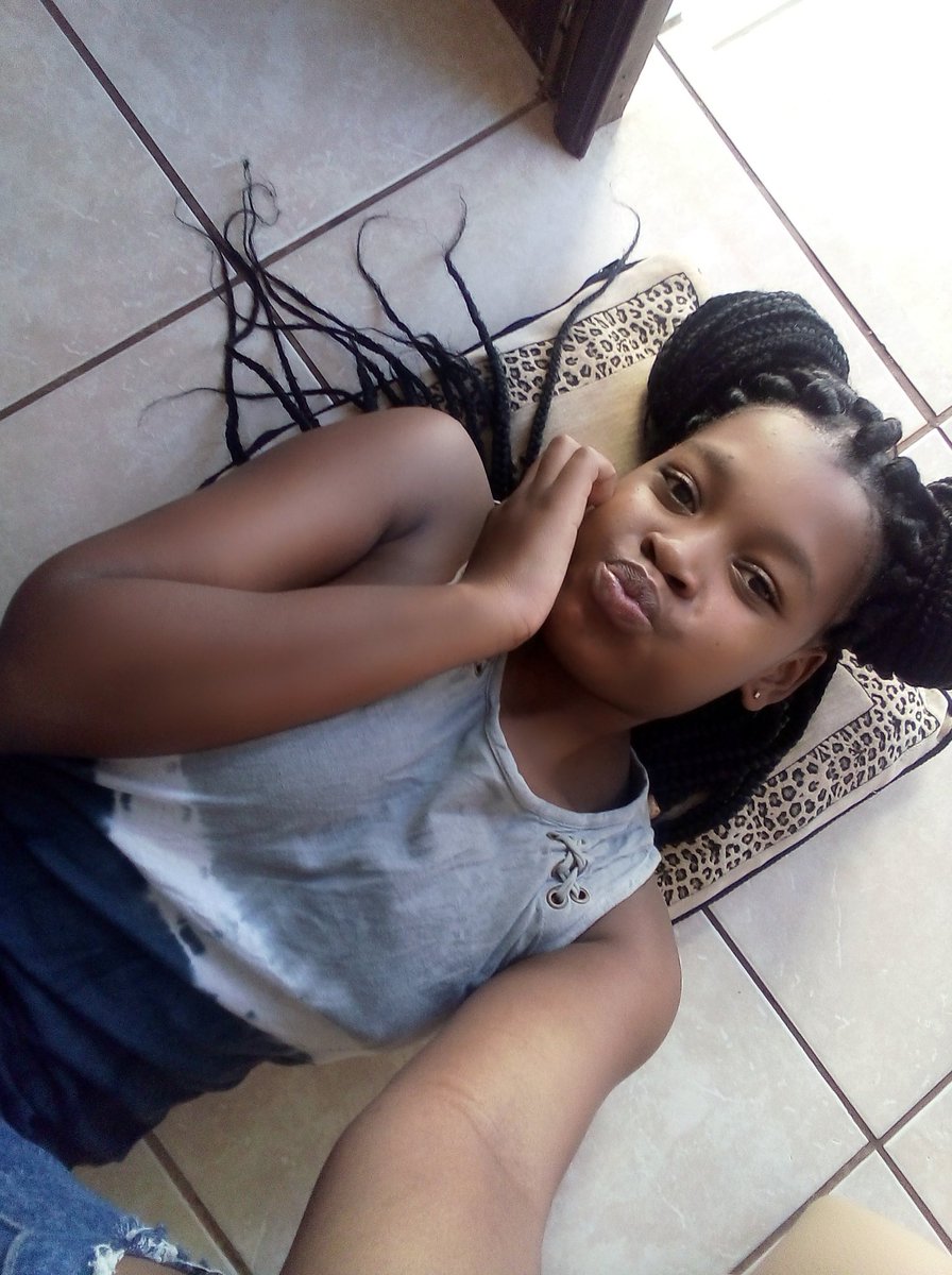 ZeeBuga's tweet image. 😘