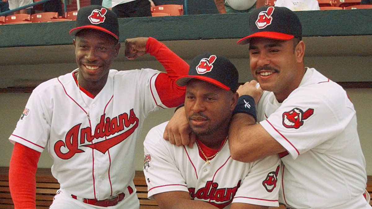 OHIO! Former #Indians CARLOS BAERGA will be signing free autographs TODAY! Pre-Game to the @Indians in #Cleveland <a href="/FlannerysPubCLE/">Flannery's Pub</a> #RallyTogether 

🖋️⚾️ Get details here!
cravetheauto.com/autograph-appe…