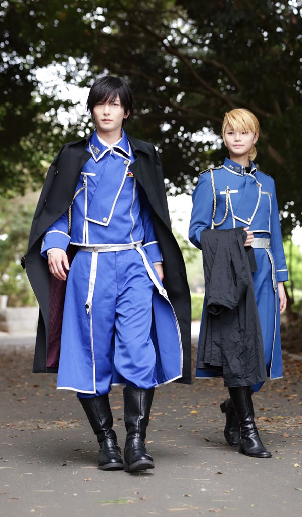 大帝国皇帝山下 Cosplay 第2部 名シーン再現 鋼の錬金術師 第4巻より ヒューズ 准将 リザ ホークアイ中尉 Hgrnrr カメラ撮影 Yang13th T Co Lddiw2atj2