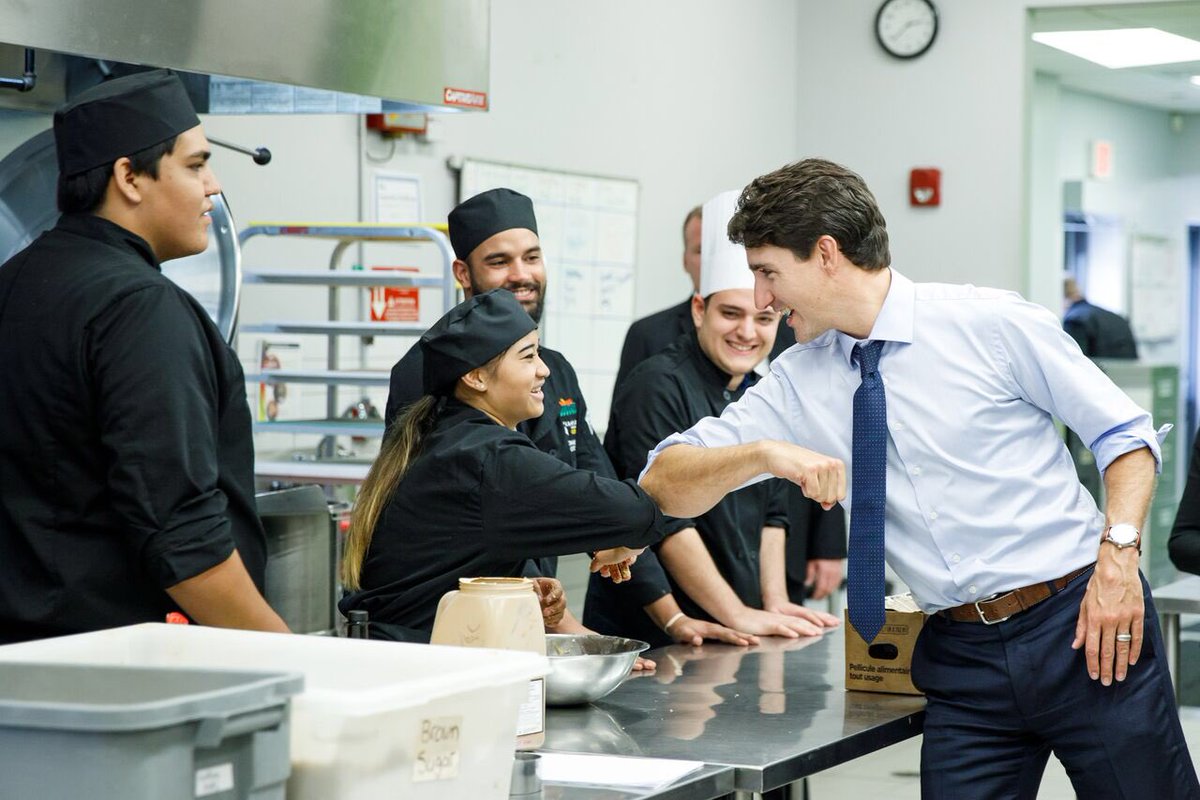 JustinTrudeau's tweet photo. Thanksgiving is a time to give thanks for the people who make a difference in our lives, and also a time to show more compassion to those in need. Wishing everyone a happy Thanksgiving filled with good company, joy and peace: https://t.co/pJxLlE1mZi https://t.co/FLEPuHVW5k