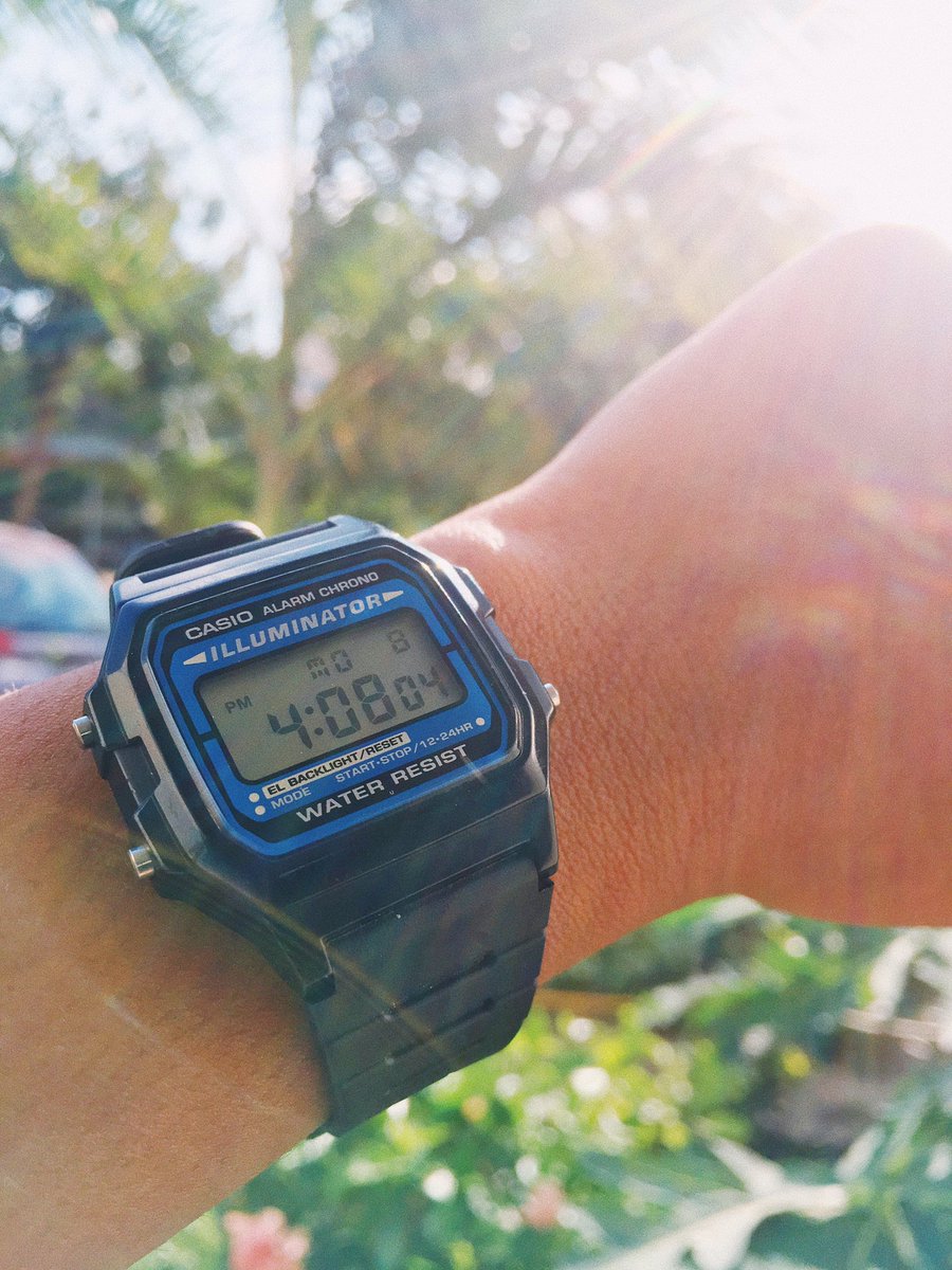 Vanessa__ej's tweet photo. #PostYourWatchAndGo https://t.co/848m3qVANT