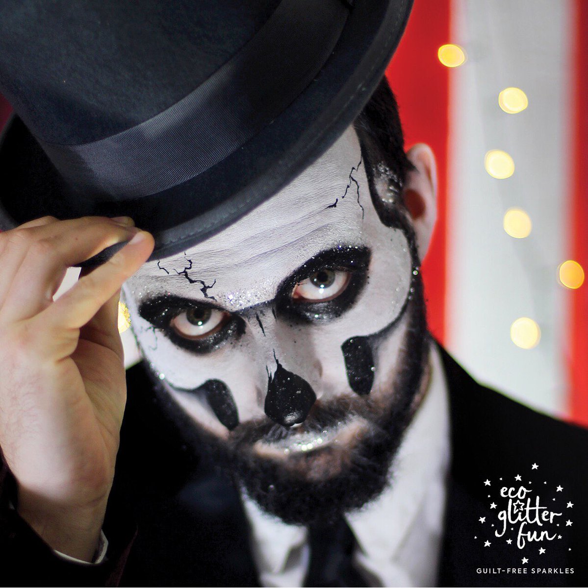 thebeardedniall's tweet photo. Thanks for @EcoGlitterFun for giving me the opportunity to model. I had great fun 😀 #beard #beardlife #beardgang #beardmodel #Halloween https://t.co/k2hGSR63lN