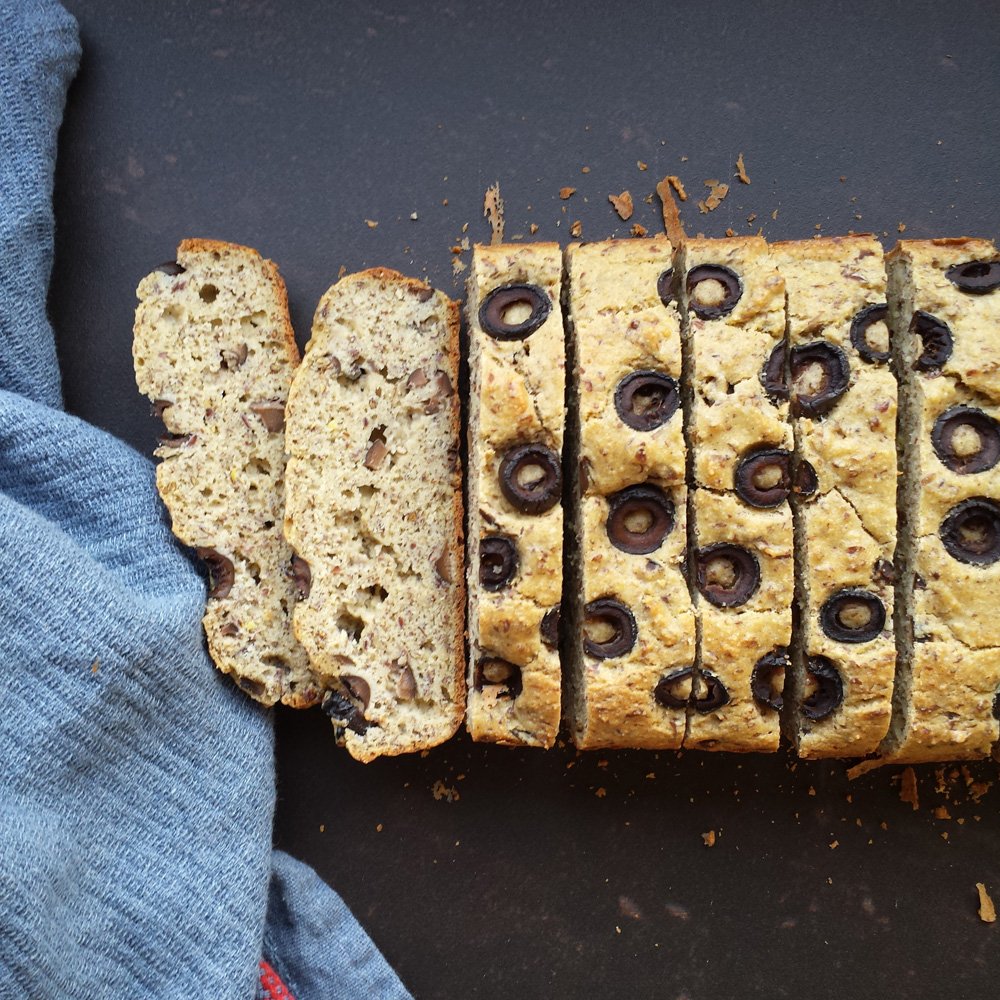 EPeytonJones's tweet photo. Feeling like a comforting pick-me-up? Discover my  flavoured bread. It’s full of omegas and health benefitting herbs. Sage is great for preventing chronic diseases, boosting the immune system and regulating digestion. 🌿Full recipe available at:  https://t.co/wNHf2MKRAu #Health https://t.co/5ETvqjvWF5