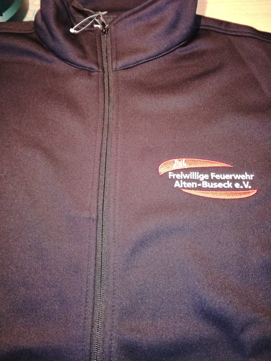 ReinhardKlatt's tweet photo. #Softshelljacke für die #Freiwillige #Feuerwehr
#Alten #Buseck
#Feuerwehr
#Freiwillige #Feuerwehr
#Nordhastedt
#Dithmarschen https://t.co/1HhQDNMGtH