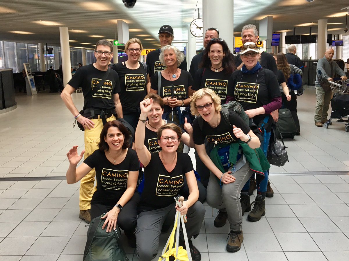 CABwalkingblind's tweet photo. CAB2018 is er klaar voor! #team #CaminodeSantiago #walkingblind op #Schiphol https://t.co/wP1l4V8k3M