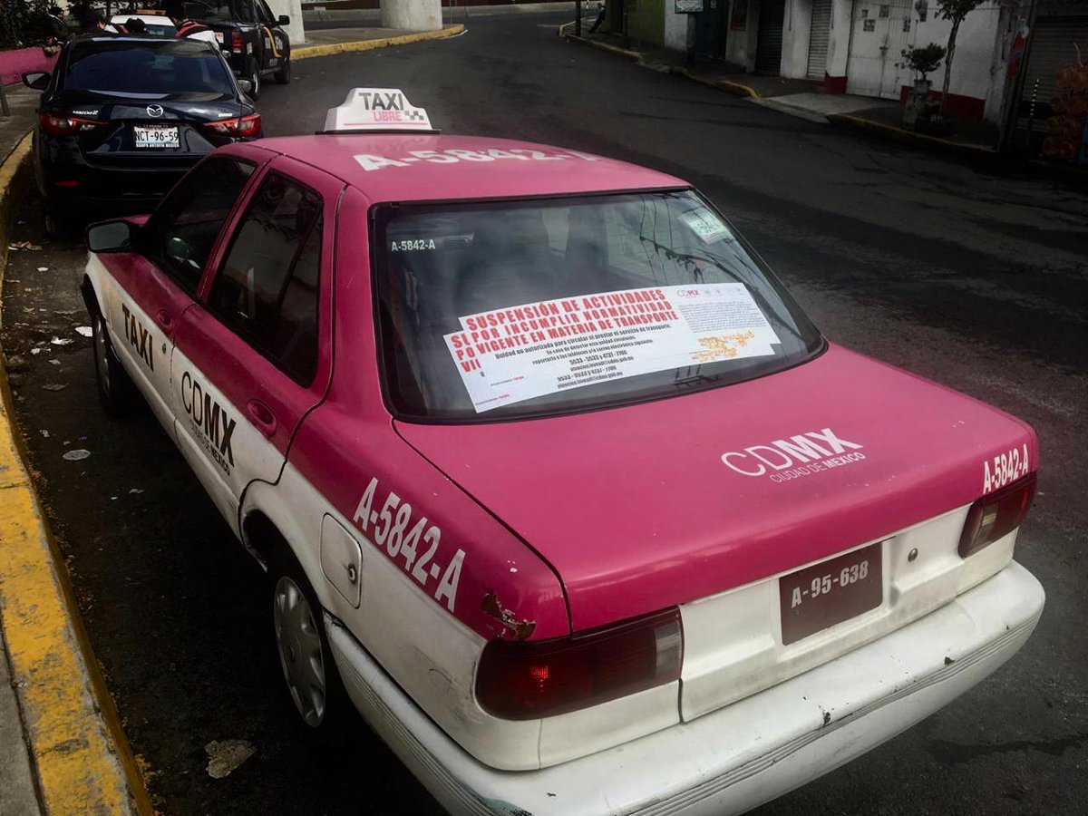 LaSEMOVI's tweet photo. #SemoviInforma que se realizaron 25  remisiones, 8 suspensiones y 40 infracciones por diversas faltas al Reglamento de Tránsito; durante el Operativo #BlindajeCDMX del 5 al 7 de octubre https://t.co/rnSEOGaFJL