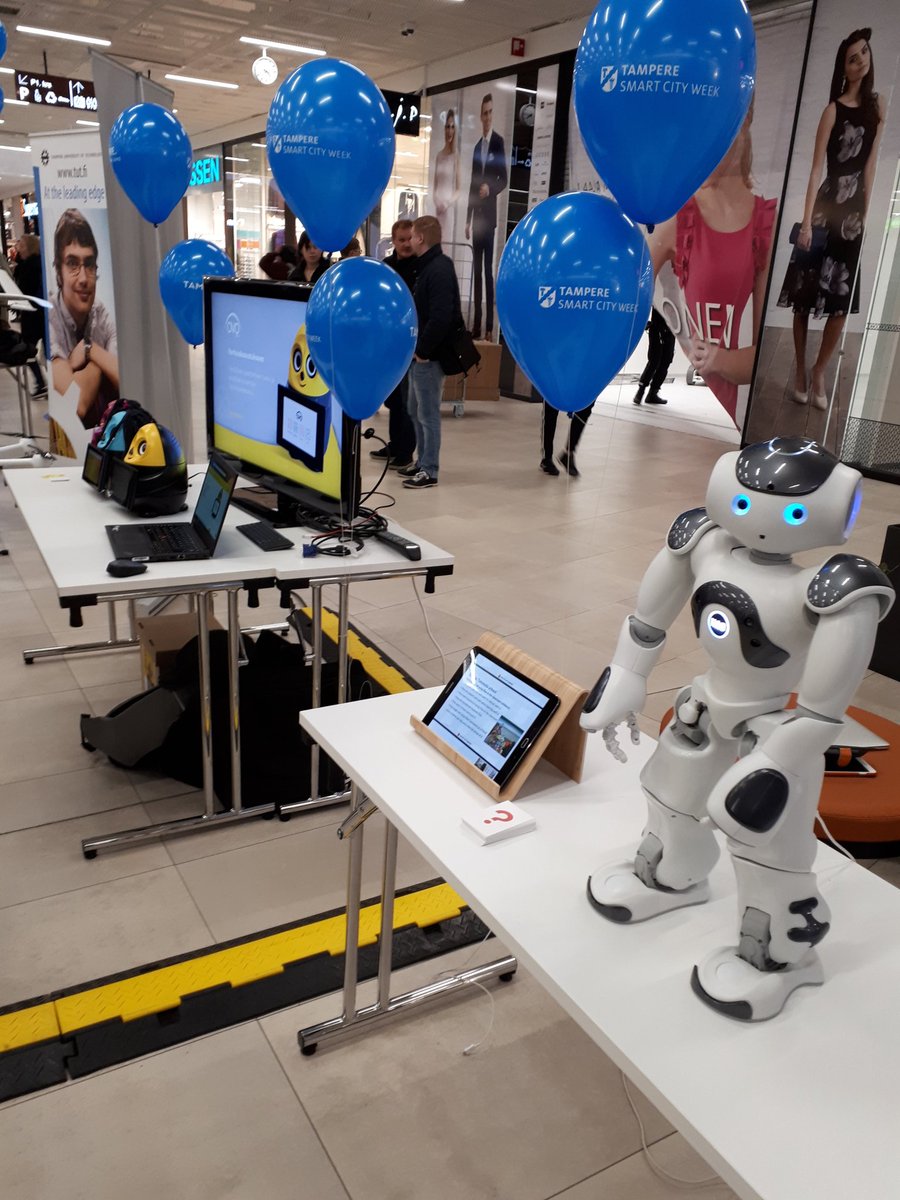 korpinurmi's tweet photo. Meidän ihanat robotit Ratinassa. #tampere #TampereSmartCityWeek #eliasrobot #ovobot https://t.co/R7jM6z73Sa