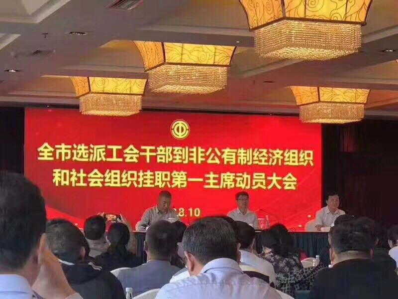 xiangli001's tweet photo. 这个政策已经导致了大陆民企的关门潮！ https://t.co/IwFEFBXB5i