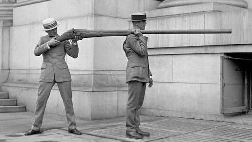 maykrtn's tweet image. Uk niggas be like Choppa won’t miss a nigga