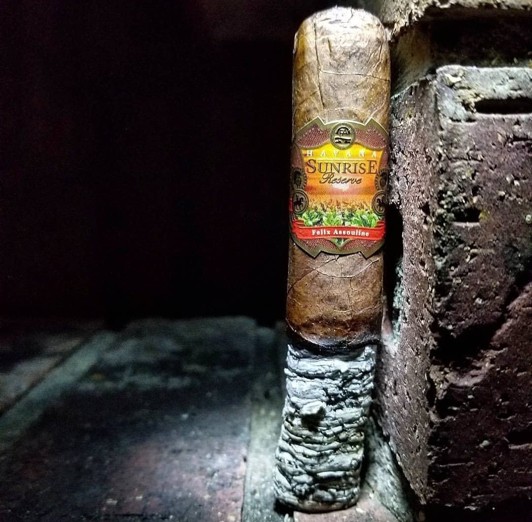 FACigars's tweet photo. The Havana Sunrise Reserve by Felix Assouline Cigars. https://t.co/QftHMvazph #FACigars https://t.co/eqPIXzP54w
