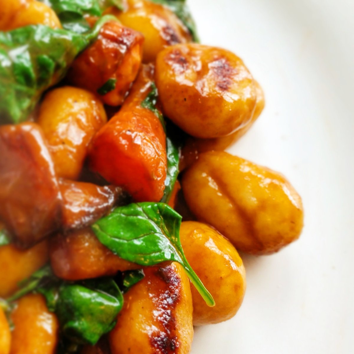 We're very VERY excited to announce that we'll be at @bytheriverbrewco hawker market for the next 4 weeks, starting this Friday! #streetfood #newcastle #craftbeer #pasta #gnocchi #bytheriverbrewco #hwkrmrkt