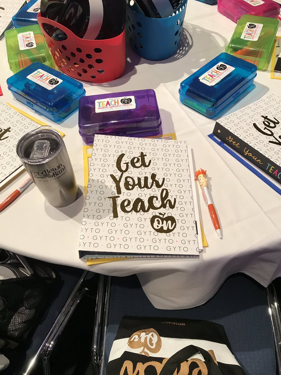 msflanary's tweet photo. Getting ready to learn amazing things from @MrsJumpsClass at @getyourteachon #CharlotteNC. We are PUMPED! #MVESeagles #TeacherSwag #VIPtreatment https://t.co/azltOBLhKA