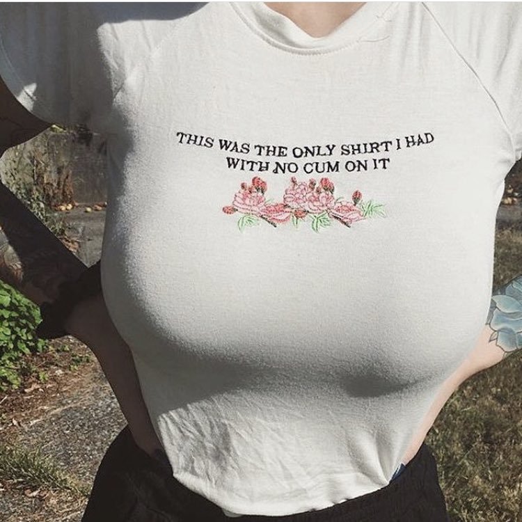 Quiero esta camiseta~ (En verdad si la tuviera usser no la usaría por vergüenza ;////;)