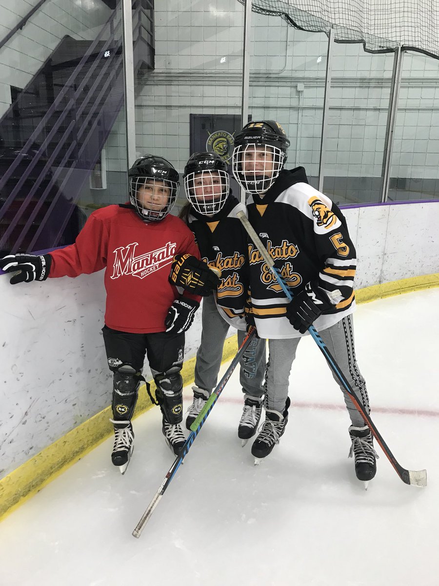 mehshockey's tweet photo. We had such a great turnout at Try Hockey for Free! Thanks to everyone who showed up!! We had so much fun🏒🤩 #itswhyweplay https://t.co/H9Za6SyGFI