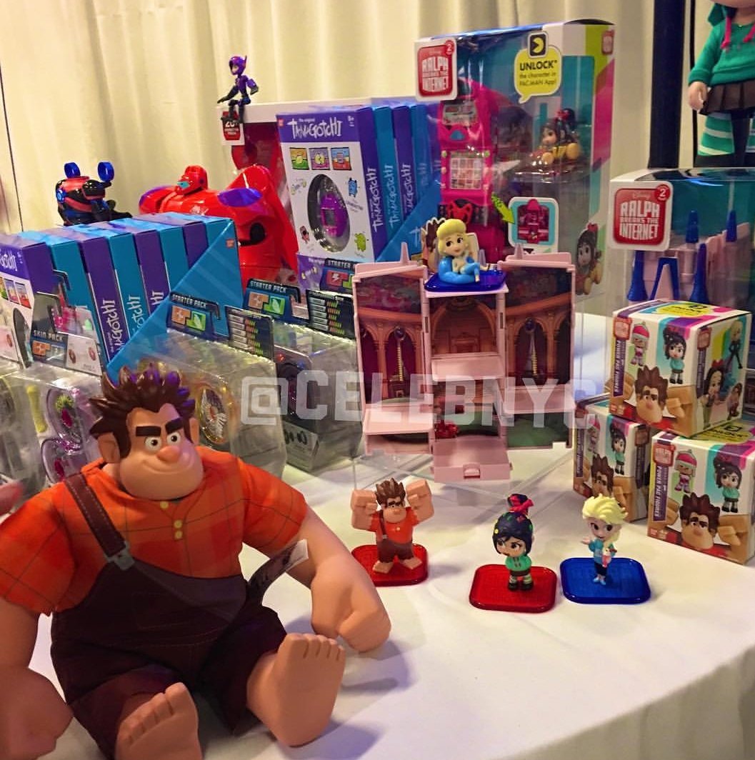 BandaiNamcoPlay's tweet photo. Congratulations to @thirtymommy @melodytreasurebox and @celebnyc for winning our TTPM Holiday Showcase contest! Thanks to everyone who came by our booth and participated! #HolidayShowcase #TTPM #Bandai #PowerPac #Disney #Ttpmholidayshowcase #Wreckitralph2 #Toys https://t.co/FKV19zRnMM