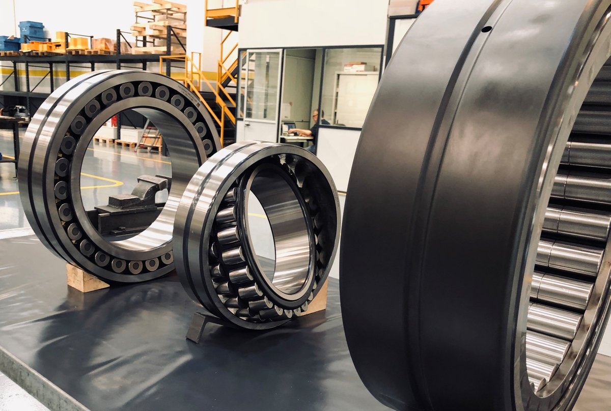 RodolfoComerio's tweet photo. TRAINING ON CALENDER BEARINGS!
The highest precision of material produced - Longest working life - Easy maintenance - No machine downtime and other numerous advantages.
PROVED and COMPARED
#rodolfocomerio #beawareoftheimitations #calender #pvc #rubber #theoriginal  #madeinitaly https://t.co/sM4ZB4a5Fb