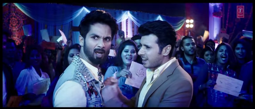 shahidkapoorFC's tweet photo. HD VIDEO - #HardHard full video song from #BattiGulMeterChalu
Watch here : https://t.co/Zb9ZrpShkC
@shahidkapoor @ShraddhaKapoor @MikaSingh https://t.co/ZCEakDacnK