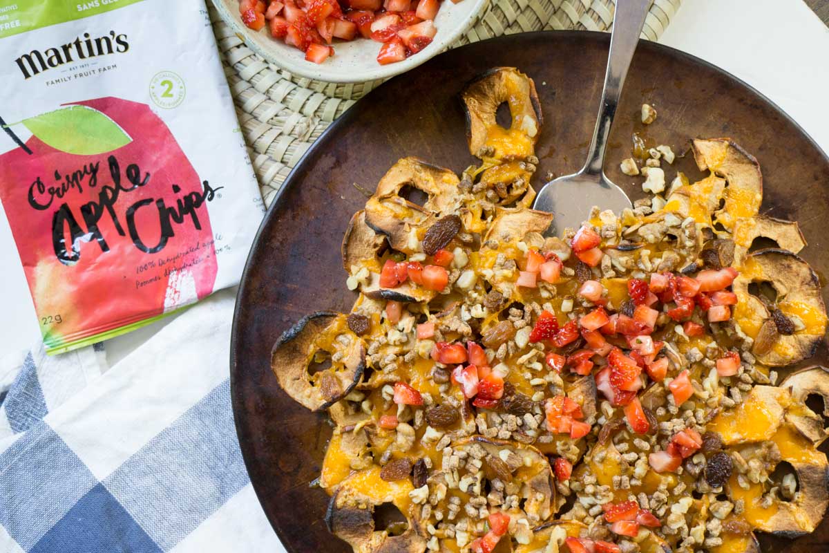 smartnutca's tweet photo. Switch up your nacho game with these hot and cheesy APPLE nachos! They make a quick and easy afterschool snack your kids will love coming home to. (#ad #TrulyCrisp #PurelyFun) @MartinsApples https://t.co/54jG3I400b https://t.co/Zk7anxPwJL