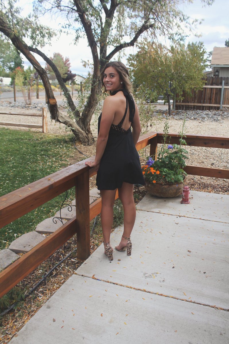 amoss003's tweet photo. Senior homecoming💛 https://t.co/zbj0zdya81