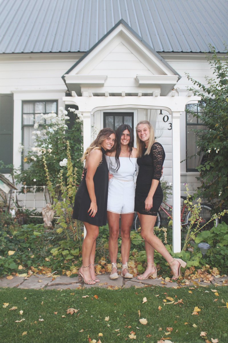amoss003's tweet photo. Senior homecoming💛 https://t.co/zbj0zdya81