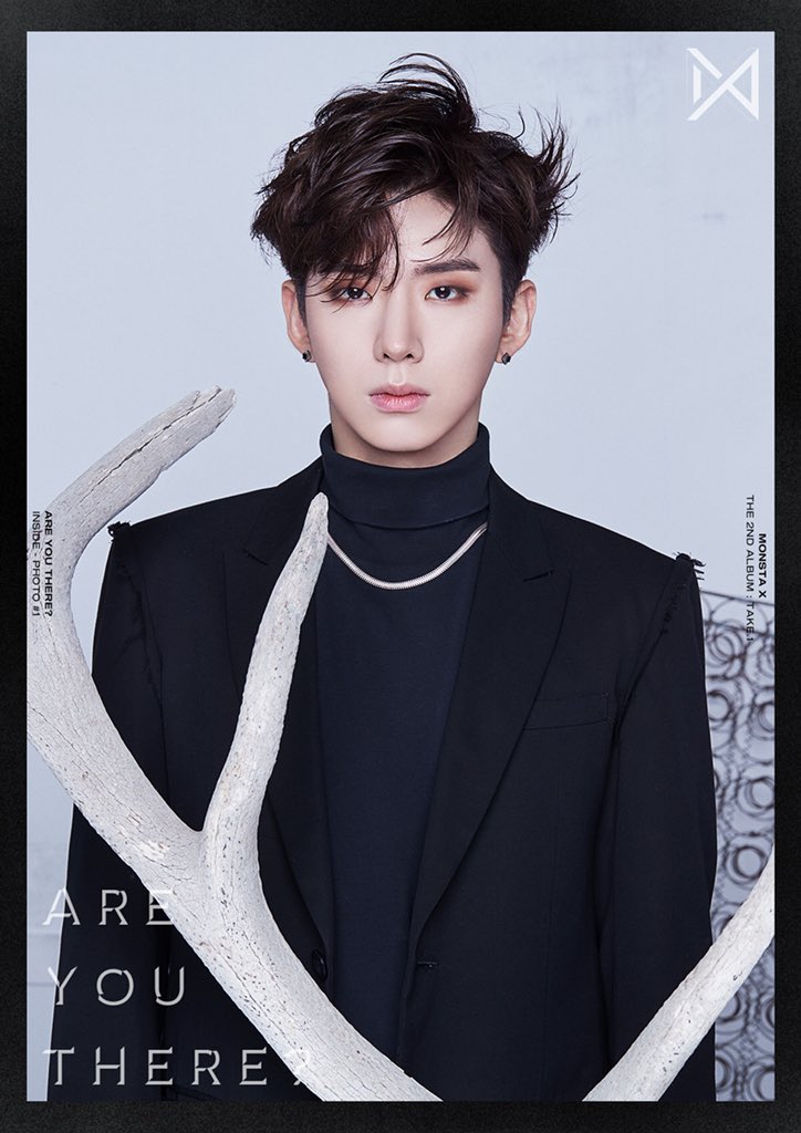 Minhyuk_Brasil's tweet photo. @OfficialMonstaX 08.10.2018 #TRAD

[#MONSTA_X]
#몬스타엑스
SEGUNDO ALBUM : TAKE.1 
<#ARE_YOU_THERE❓>

✔️ #INSIDE_PHOTO #1
▪️ #민혁 #기현
      #MINHYUK #KIHYUN

#MONSTAX #SEGUNDOFULLALBUM
#221018_Lançamento #INSIDEPHOTO https://t.co/TGyDAPYIO1