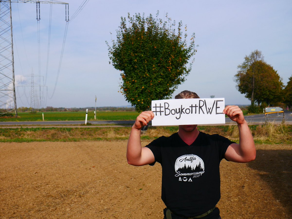 HambiBleibt's tweet photo. Lasst uns zusammen #RWE boykottieren! Mach ein Bild, benutzt den #BoykottRWE, und wechsel jetzt deinen Stromanbieter! Alle Infos dazu findest du auf: https://t.co/JpF9H9Hrdj
Twitter: @RWE_Abschalten!
-
#hambibleibt #HambacherForst #EndCoal https://t.co/B5YlYinC6R