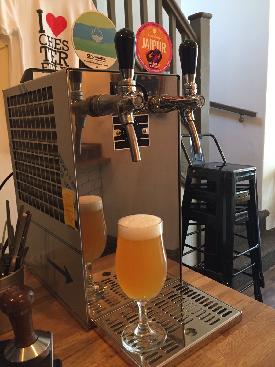 Society_Cfield's tweet photo. All out of the @cloudwaterbrew & @thornbridge Jaipur on the pumps. Two great beers from two top breweries in the game. Keep an eye out for when they return 🍻👍🏼
#CraftBeer #Keg #Lindr #Chesterfield #Derbyshire #ChesterfieldCraft https://t.co/qZiW4GpVEV