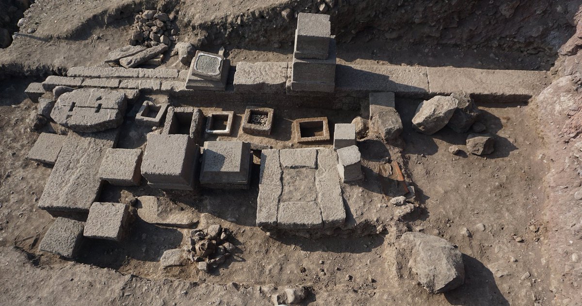 HDNER's tweet photo. Family grave of 2,000 years discovered in Turkey's northwest https://t.co/h2BXLJyE7i https://t.co/Inen7wXGXc