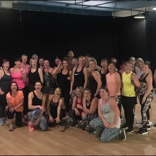 Kettlercise_UK's tweet photo. Shoutout to EVERYONE who joined us at Camber Sands over the weekend! You guys were epic #Kettlercise #MondayMotivation @Anoushkamoore @swaite66 https://t.co/7WXzEvqlui