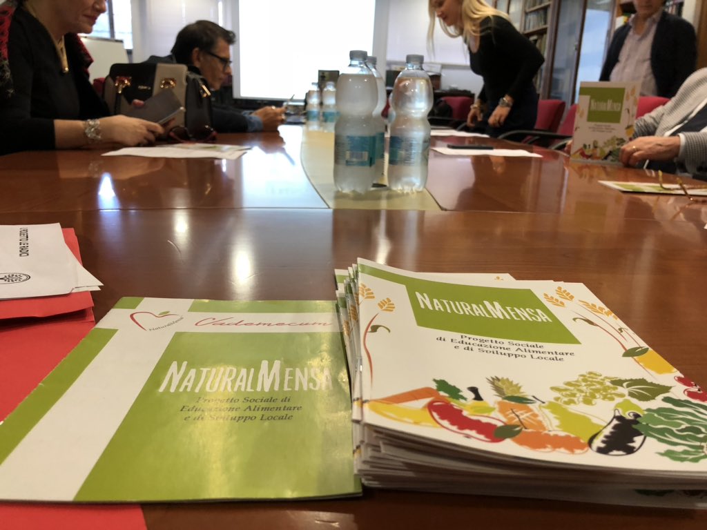 naturalmensa's tweet photo. 📌 Nel pomeriggio abbiamo preso parte alla conferenza stampa del nuovo progetto dell’educazione alimentare “LE RADICI” di cui siamo orgogliosamente partner. 😃

#NaturalMensa #Castelsaraceno #leradici ✅ https://t.co/7LfL9czHoQ