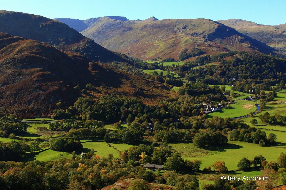 terrybnd's tweet photo. My past couple of days on the fells filming Helvellyn. Inc popping to @Catstycam for tea and admiring a couple of metre wide prints of my pics on their walls. 🏔🎥 I'd like some for my home now! 😜 The trees are definitely looking more autumnal now too folks 😊 #lakedistrict https://t.co/c9MxvirdDd