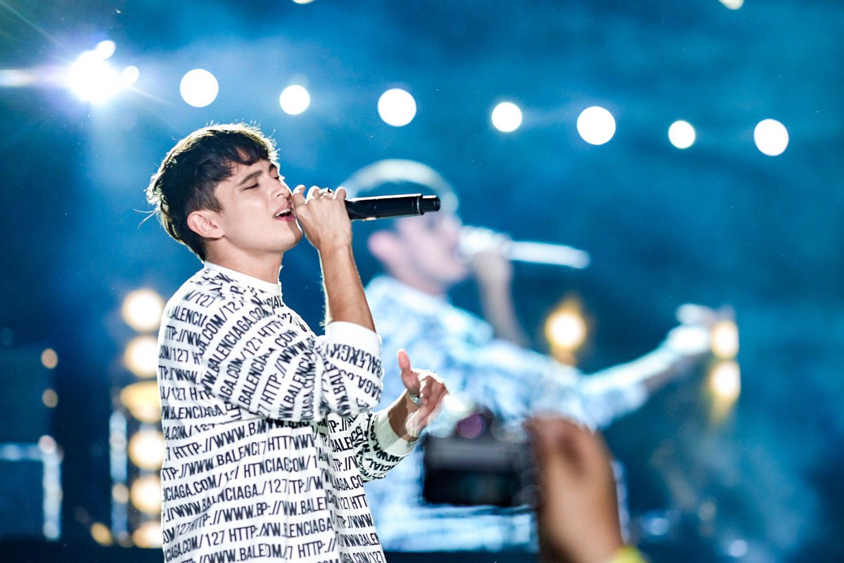 jadineaddictz's tweet photo. James Reid |
Accenture in the Philippines
#shoutmanila2018
#accentureph #jamesreid #jadine © Kristian Almoneda Molines https://t.co/MpTyiEs89J