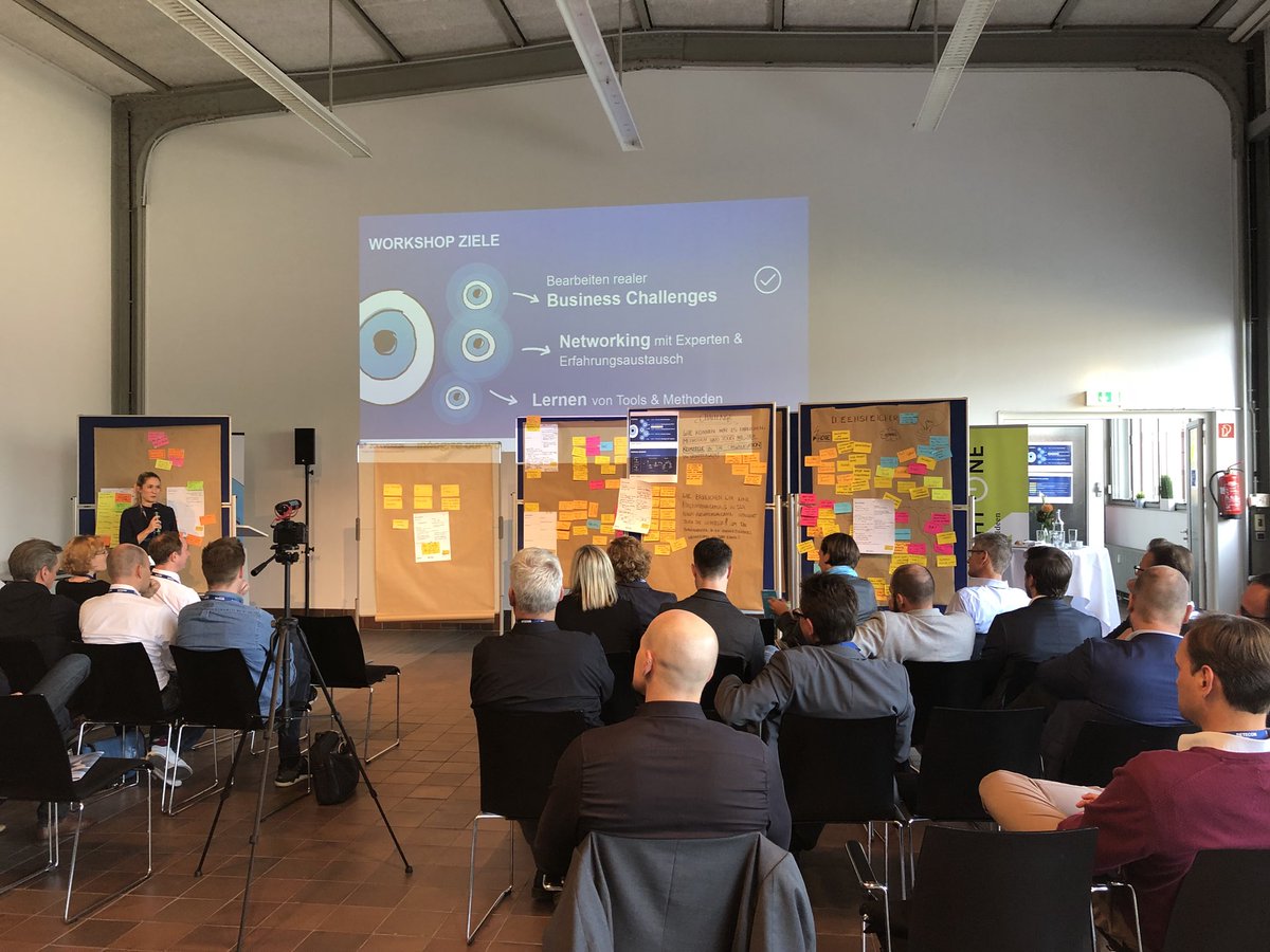 #Führungsrollen mal ganz anders gedacht - heute Entscheidungsträger morgen Feel Good Manager, die Glasbox welche Ideen im Unternehmen schneller nach vorn bringt. Das ist nur ein Auszug aus den heutigen Ideen! #CompanyReBuilding #ExpDialogue