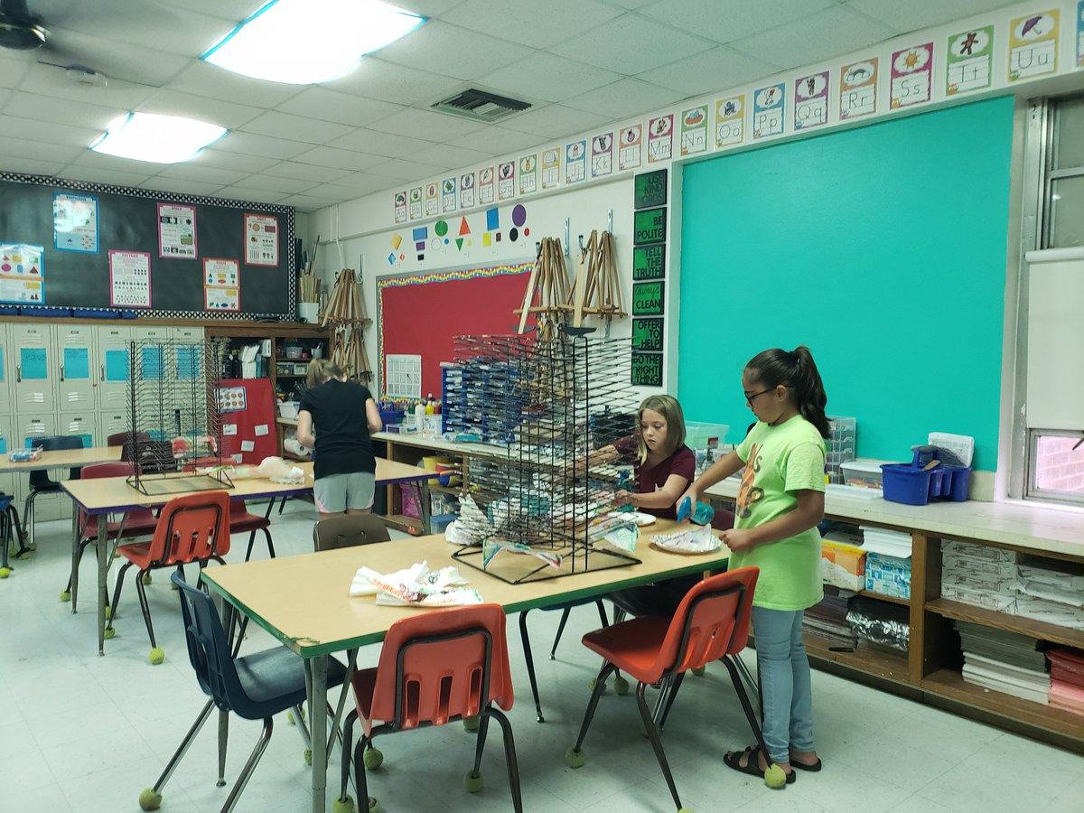 I have some amazing helpers today helping me get stuff done!!!  <a href="/Fowler/">Sandra Fowler</a> #betheone