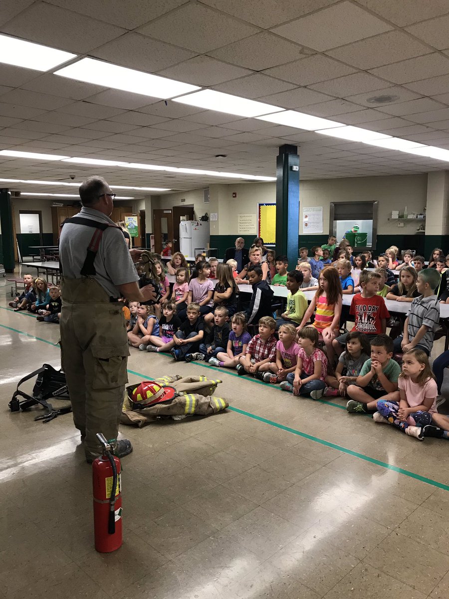 GinaMartin65's tweet photo. PES students are learning about fire safety.  Open House is Sunday 9-2. #pesd32 https://t.co/UrUNOE7rdn