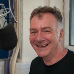 RadioAshford's tweet photo. 🎙On-air now: #Ashford Hometime with @rockingmonk sponsored by @weareCascade

📻107.1fm #Ashford #Kent
➡️https://t.co/2ts7Jxg4YR https://t.co/YqKZUlLxjB