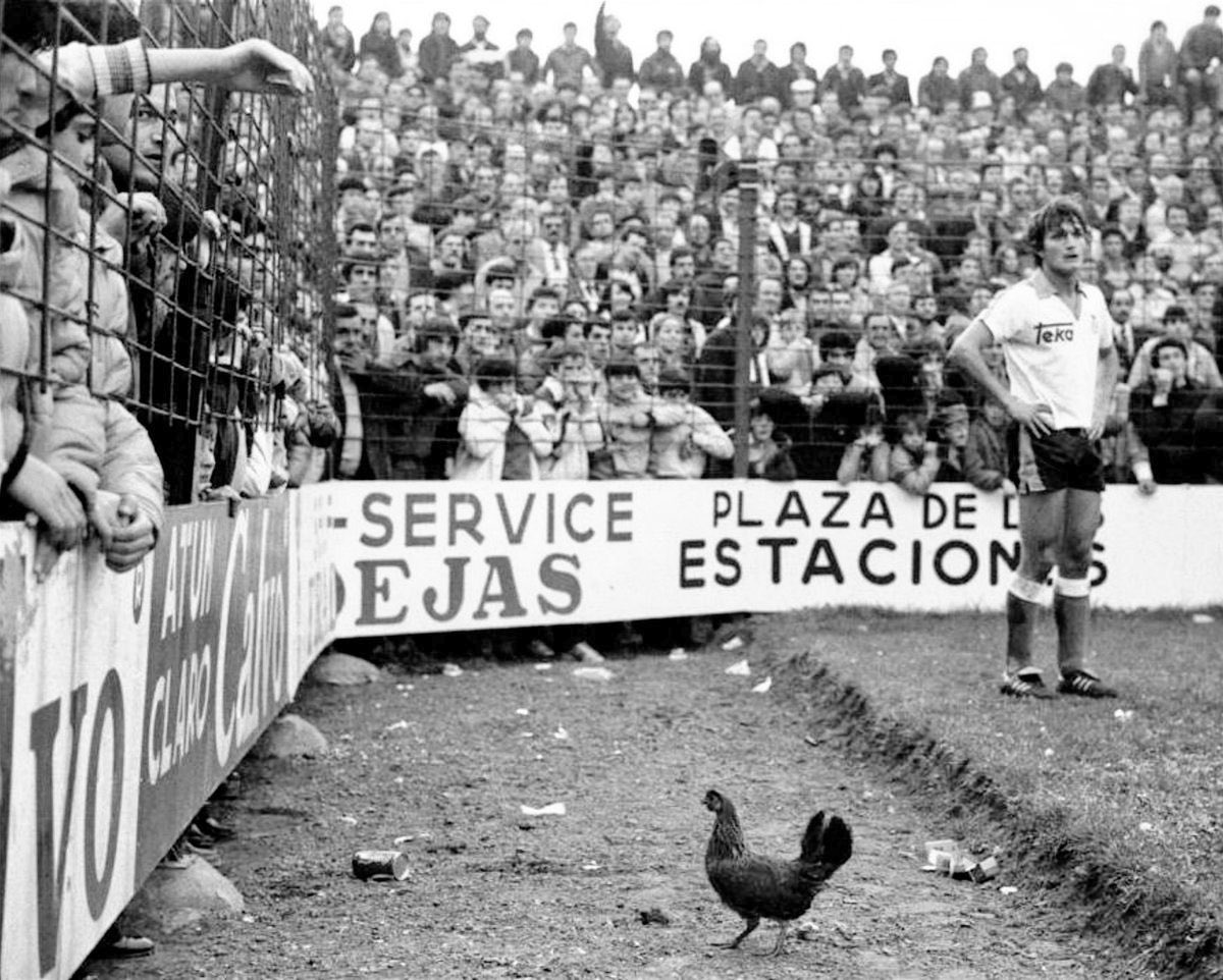 FOTOS HISTORICAS O CHULAS  DE FUTBOL Do_cAZEXgAAjQra