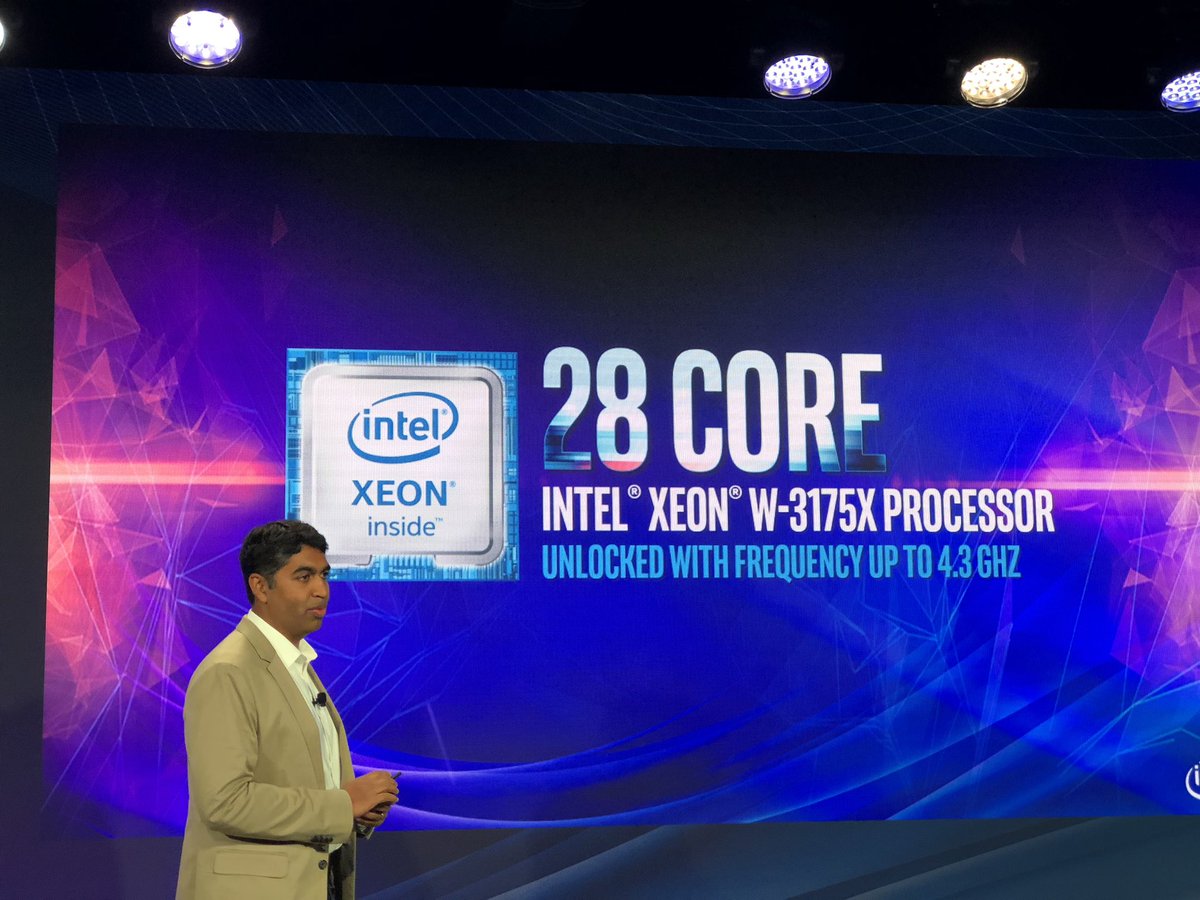 XatakaLATAM's tweet image. Y aprovechan para presumirnos su Xeon de 28 núcleos con una frecuencia de hasta 4.3 GHz. #PoweringContribution