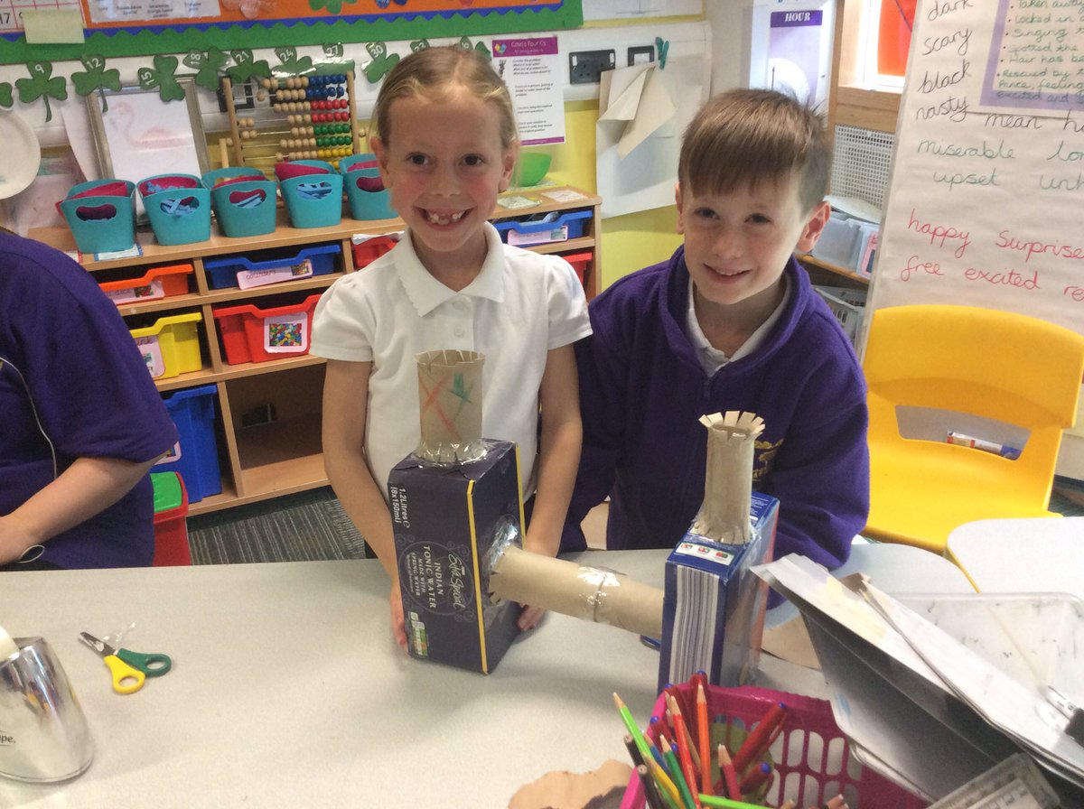 CopenhagenClass's tweet photo. Today we built bridges out of cardboard. https://t.co/71m0ooTTCo