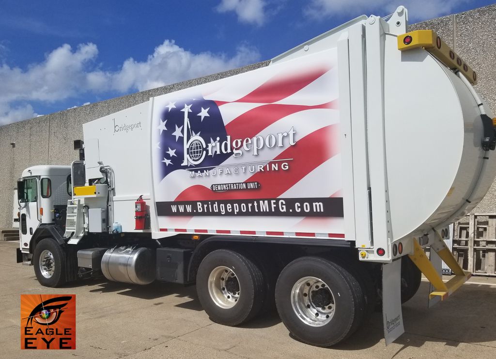 DumpsterDecals's tweet photo. Another one decaled &amp; ready to go @TMLAC2018! #BridgeportMFG, #TML_Texas, #GarbageTrucks, #EagleEyePartners, #WeGotchaWrapped https://t.co/oPL6bEarxD