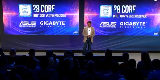 bandadegeek's tweet image. a finales de este mes tendremos a la venta el nuevo Xeon no mencionaron el precio pero mi billetera empieza a llorar #PoweringContribution #Corei9 #Intel #Gamign