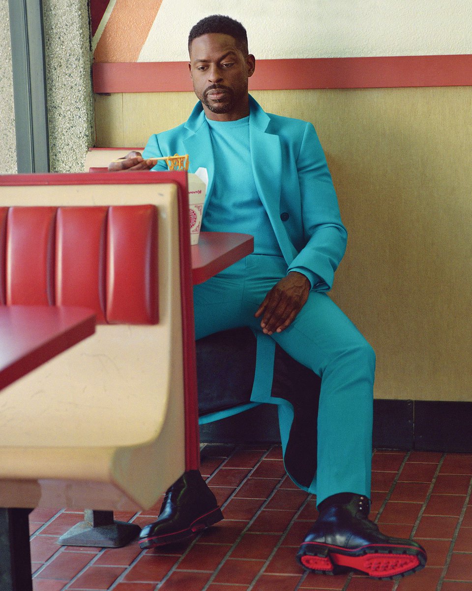 SterlingKBrown's tweet photo. The only way I do my chores 👌🏿 (then eat my cup of noodles at the end of a hard earned day 😉) . Thank you @instyle for the lovely chat! https://t.co/mCWzGgn7J2 https://t.co/XQ5zNRDFyc