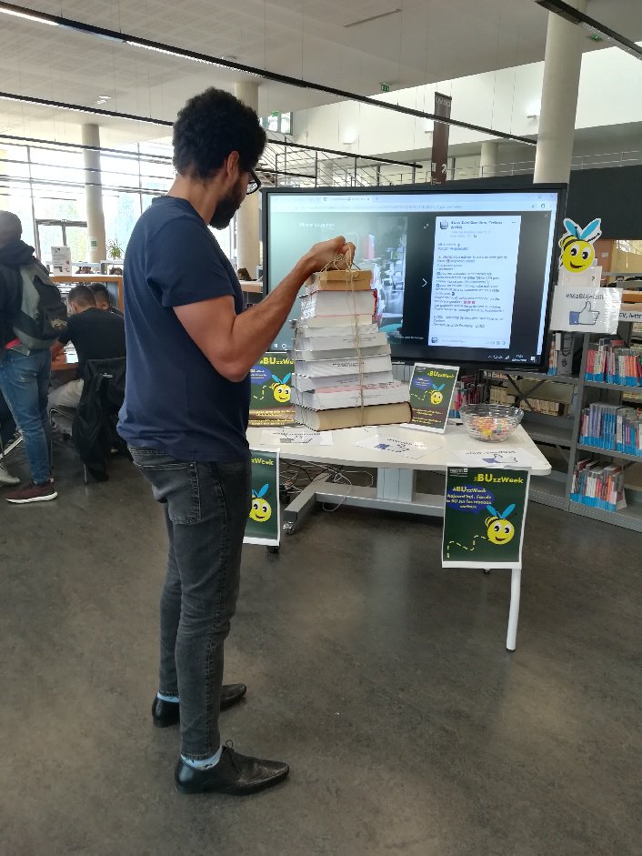 bibuvsq's tweet image. #BUzzWeek 🐝
#BUzz1 #FandelaBU ⚠️Saurez-vous estimer le poids de cette pile de livres?📚#lepoidsdusavoir #balancetonpoids
Soyez précis, et rapide pour remporter un des nombreux goodies ! 🎁
Les gagnants seront désignés le 15 octobre.
Faites passer le message #onBUzz #onlikelesBU