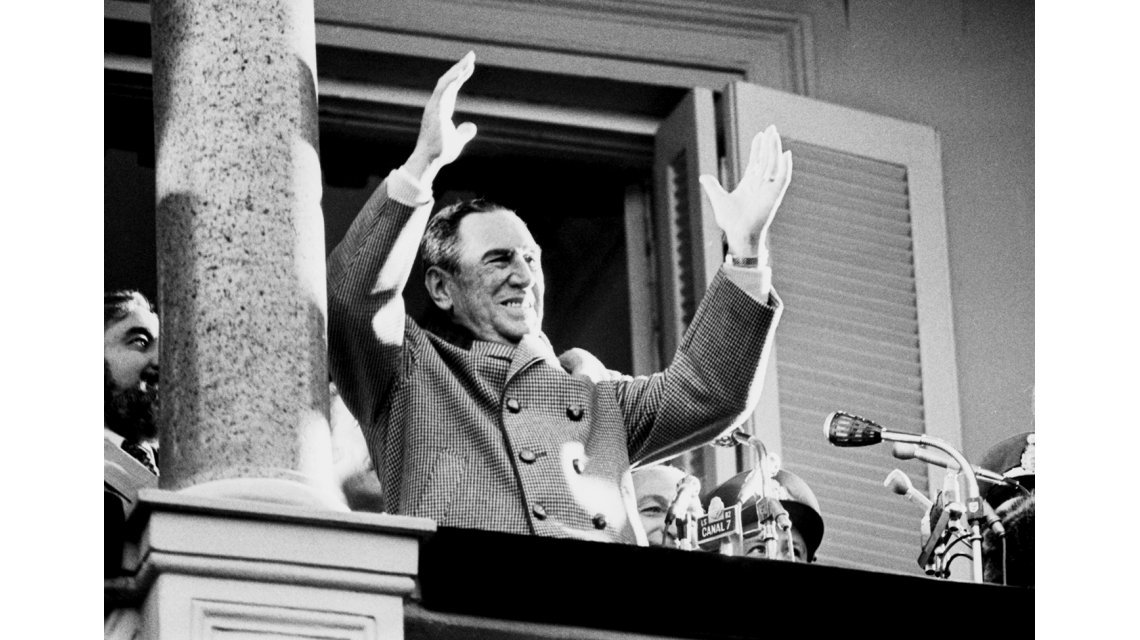 palibensusan's tweet photo. "La verdadera democracia es aquella donde el gobierno hace lo que el pueblo quiere y defiende un solo interés: el del pueblo".
A 123 años del nacimiento del General Juan Domingo Perón. 
#PeronCumple https://t.co/YOr4YmGgKZ