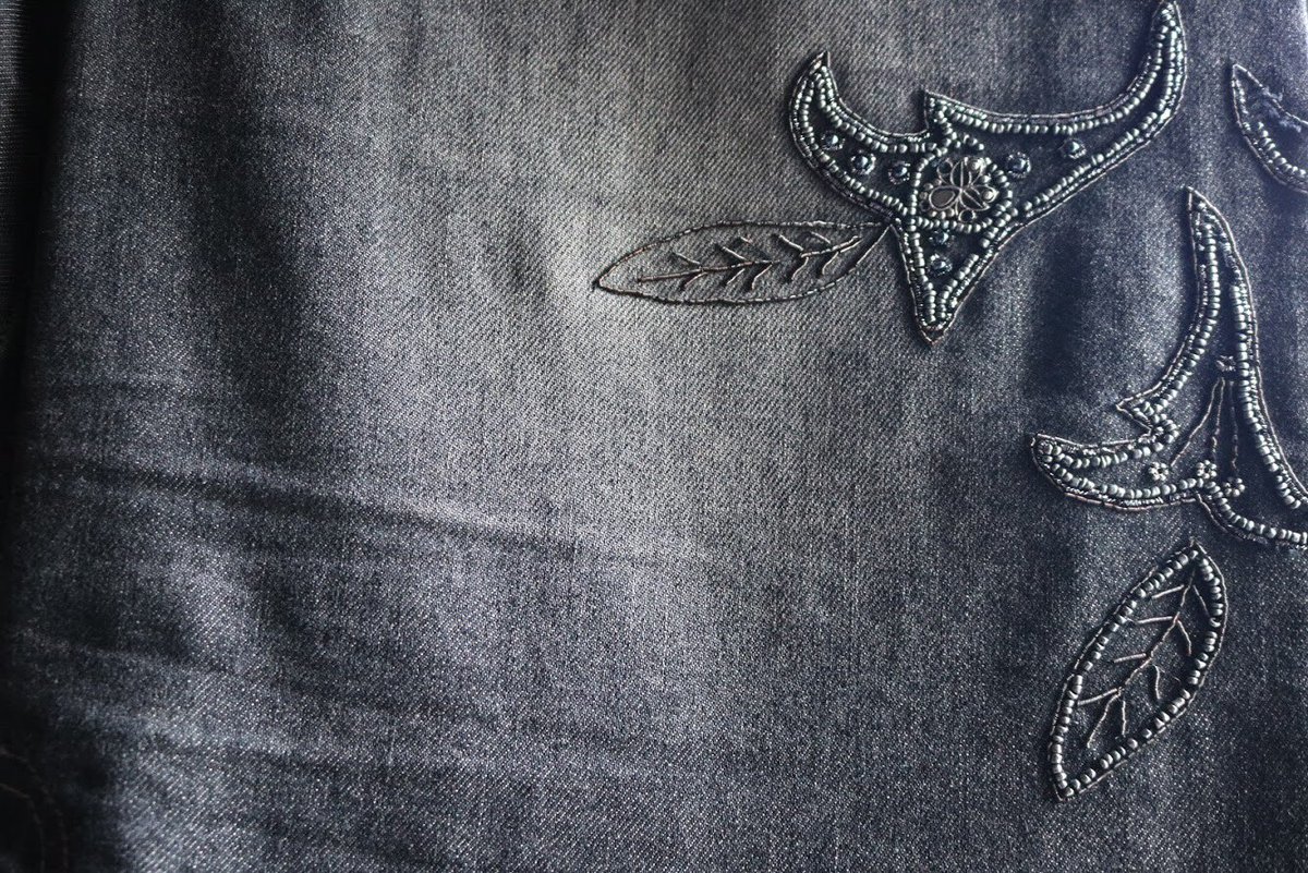 iheartdenim's tweet photo. Who doesn’t love a good bedazzled jean? #iheartdenim https://t.co/wJNMw9ITVz