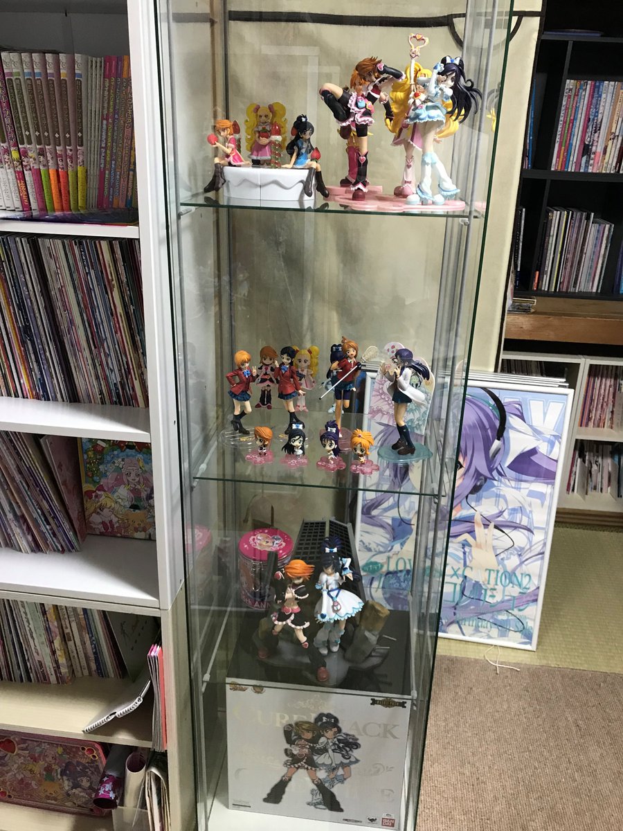 飛翔２ No Twitter Ikeaで買ってきたガラスのフィギュア棚にプリキュア 主に初代 のフィギュアとかいろいろ飾ったよ 良いじゃないか 良いじゃないか やっぱ全面透明なガラスだと中が明るくて見やすいね