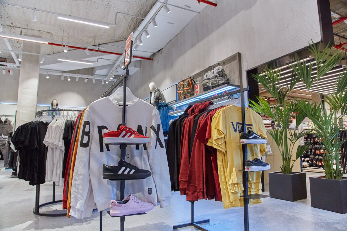 El pasado viernes 5 inauguramos nuestra nueva tienda #POLINESIA en el <a href="/CCPlenilunio/">CC Plenilunio</a>. ¡Gracias a todos por hacerlo posible! ¡Os esperamos! 😍